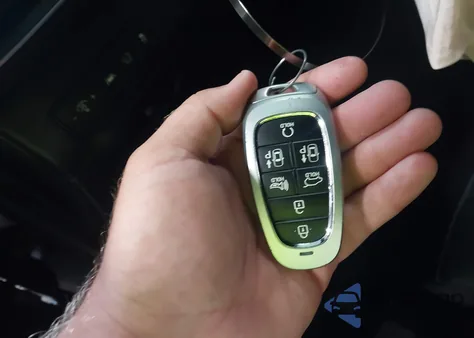 2023 Hyundai Santa Fe Calligraphy z USA, uszkodzony, nr VIN 5NMS54AL0PH578541